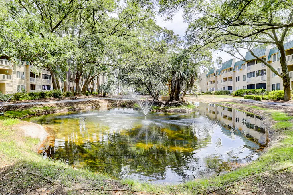 Oceanview condo at Port Royal with pools, tennis, & beach access