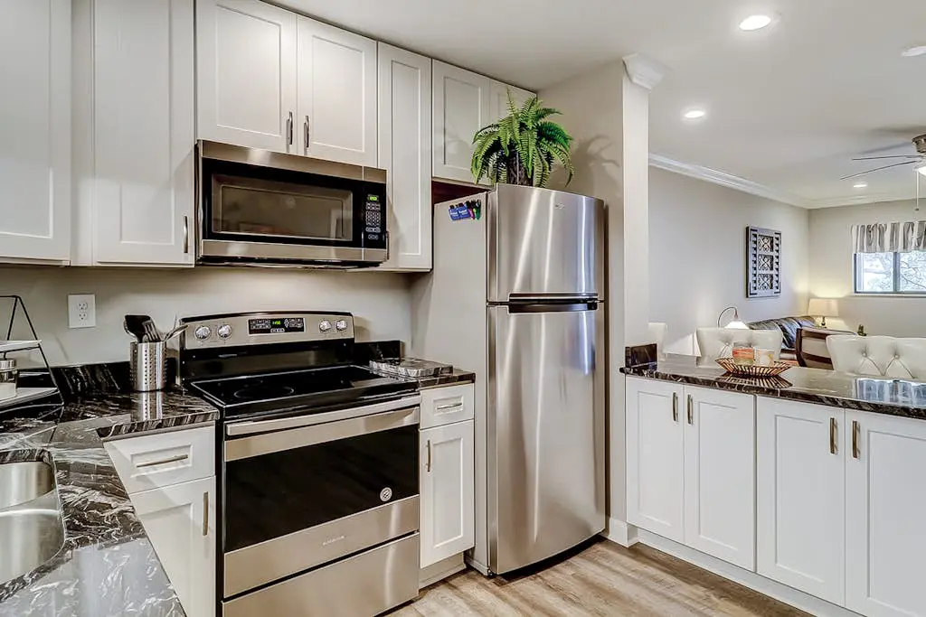 Oceanview condo at Port Royal with pools, tennis, & beach access