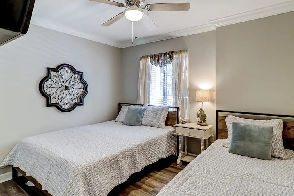 Oceanview condo at Port Royal with pools, tennis, & beach access