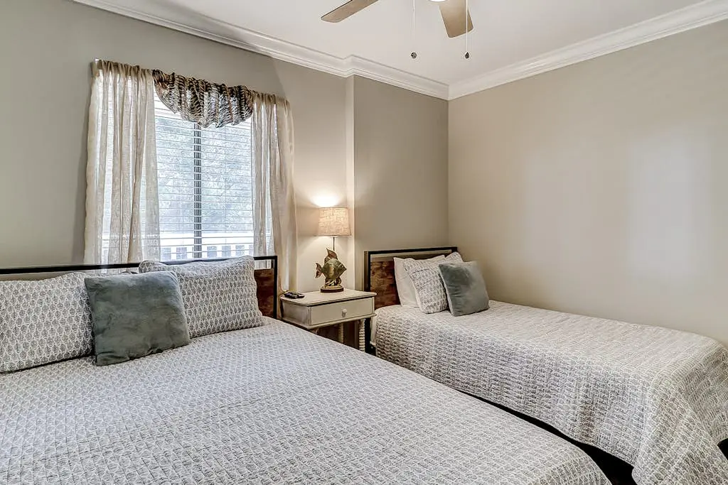 Oceanview condo at Port Royal with pools, tennis, & beach access