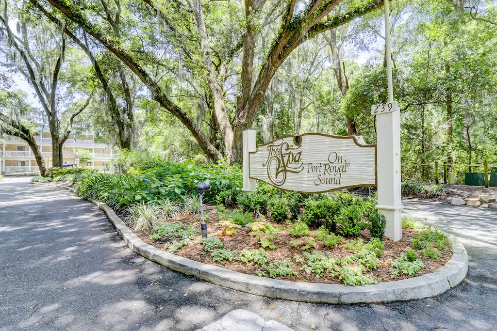 Oceanview condo at Port Royal with pools, tennis, & beach access