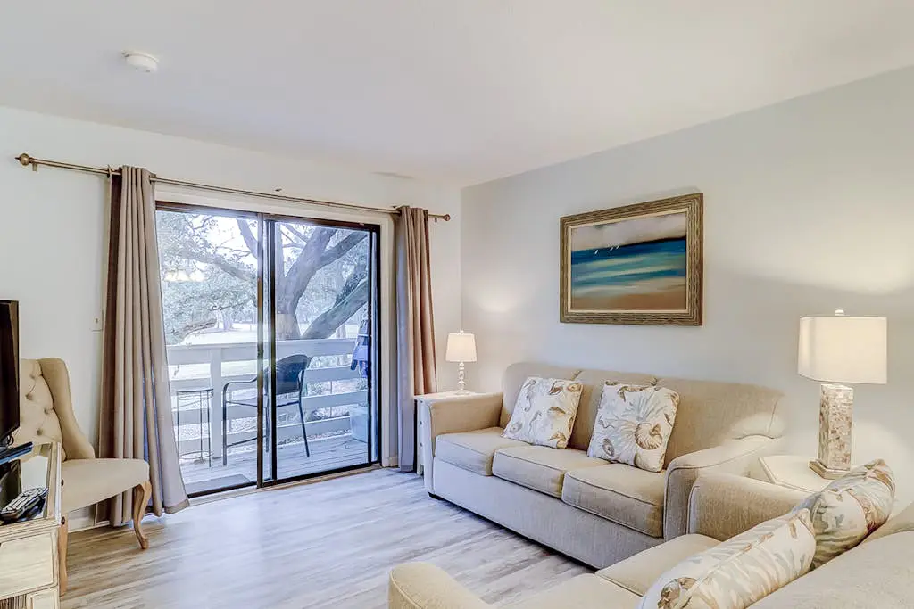 Coastal Condo with Pool, Hot Tub, Tennis, Fast WiFi, AC, & W/D - Near the Beach