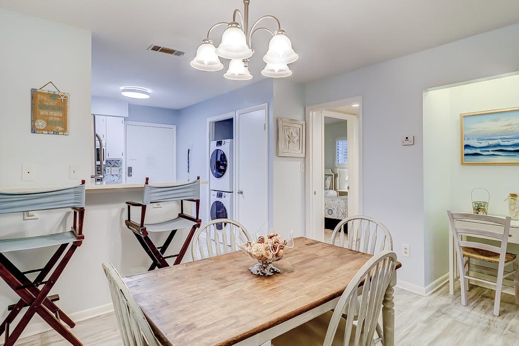 Coastal Condo with Pool, Hot Tub, Tennis, Fast WiFi, AC, & W/D - Near the Beach