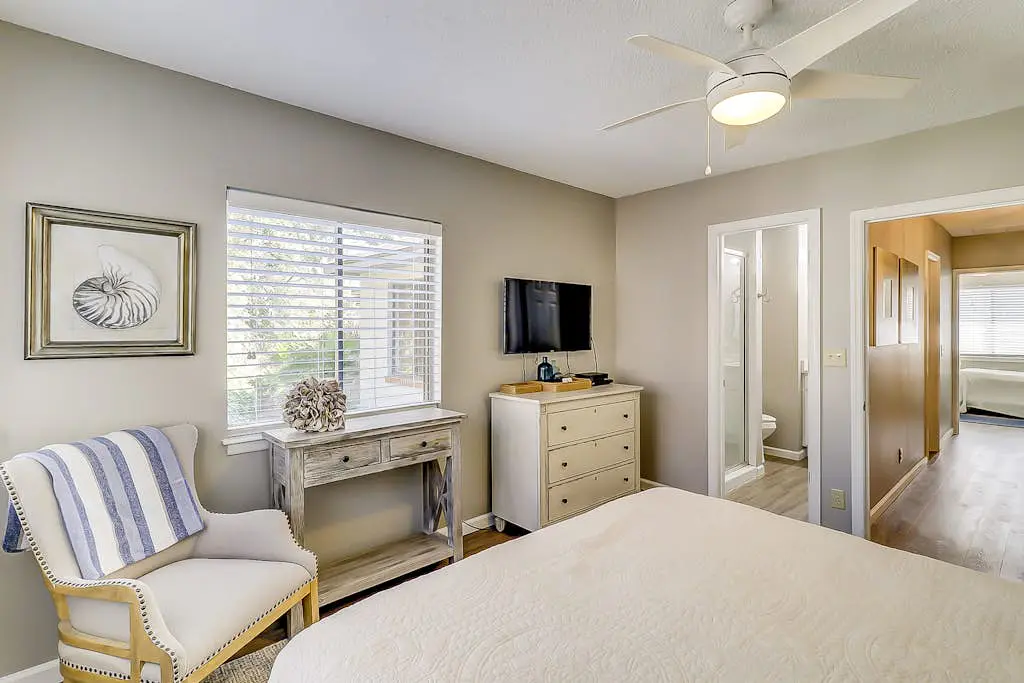 Snowbird/dog-friendly villa with WiFi, 2 patios, & grill + pool/ beach access