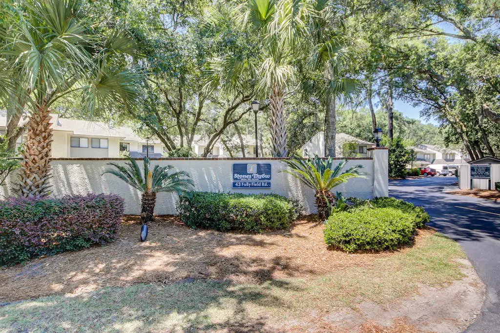 Snowbird/dog-friendly villa with WiFi, 2 patios, & grill + pool/ beach access