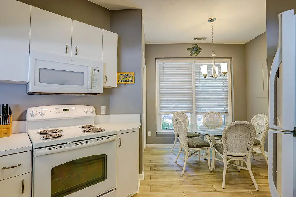 Dog-friendly island escape near the beach with pool, water view & WiFi