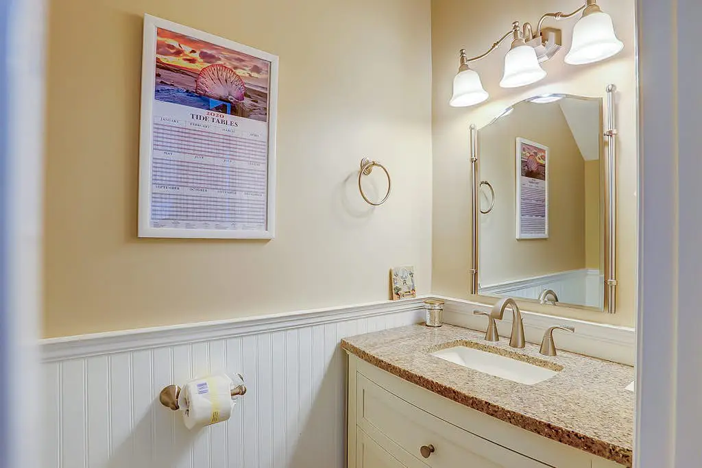 Dog-friendly island escape near the beach with pool, water view & WiFi