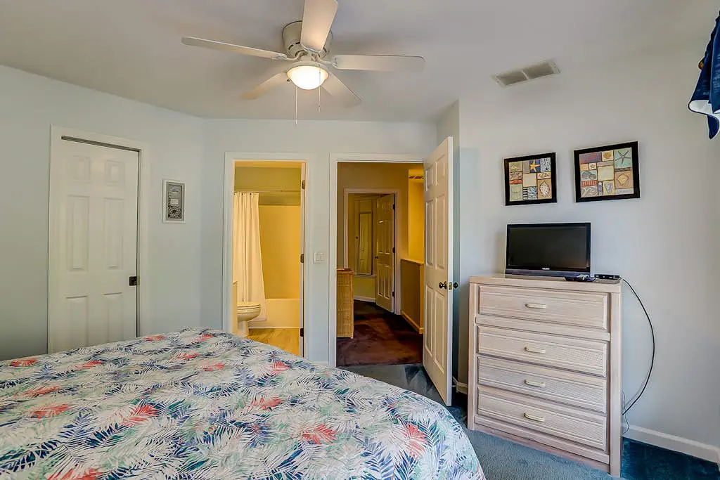Dog-friendly island escape near the beach with pool, water view & WiFi