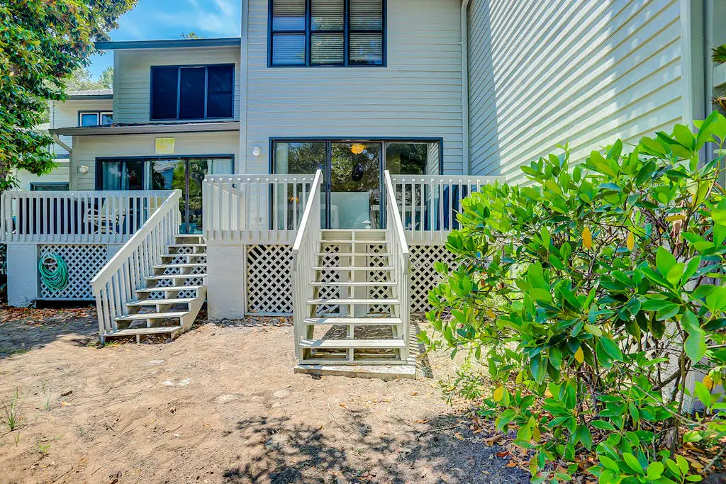 Dog-friendly island escape near the beach with pool, water view & WiFi