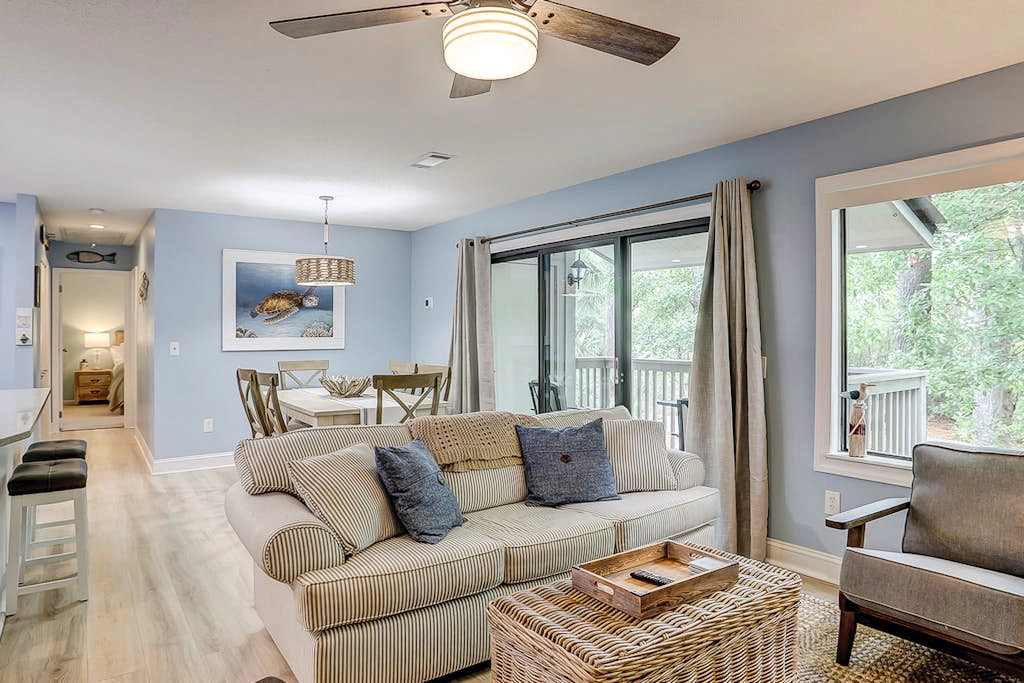 Lush villa with on-site pool, WiFi, private washer/dryer & central AC