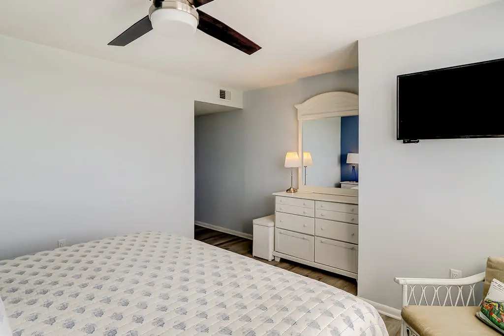 Beachfront escape with pools, hot tub, WiFi, washer dryer, & central AC