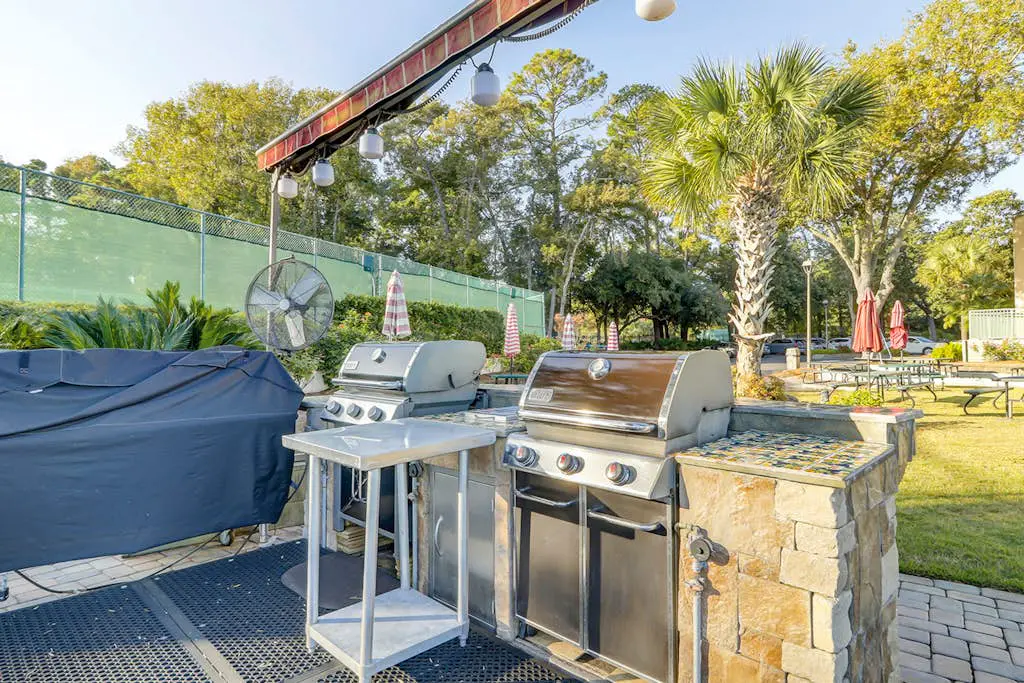 Beachfront escape with pools, hot tub, WiFi, washer dryer, & central AC