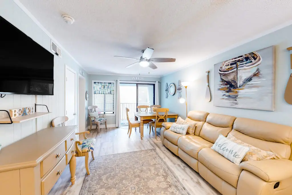 Hilton Head Resort condo with AC, pool, hot tub, tennis - near beach & golf