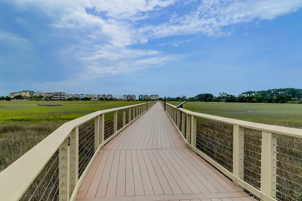 Hilton Head Resort condo with AC, pool, hot tub, tennis - near beach & golf