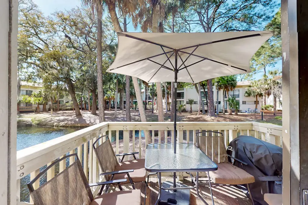 Hilton Head Island condo with water-view patio, pool, & easy beach access