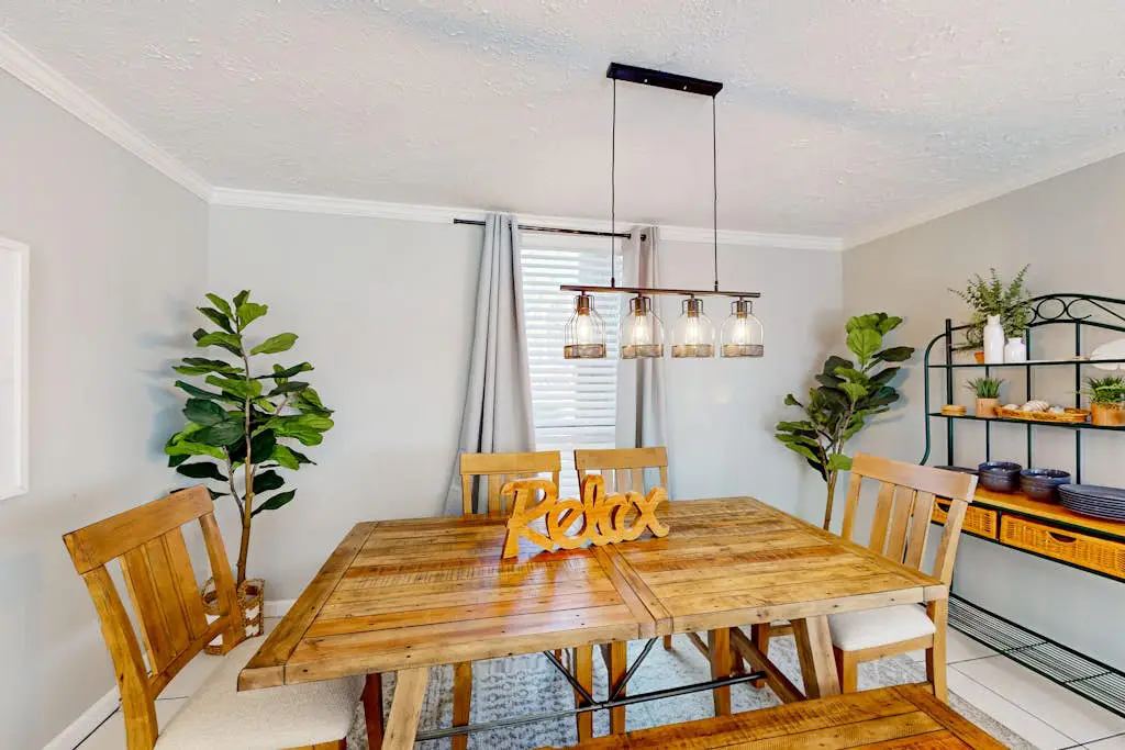 Hilton Head Island condo with water-view patio, pool, & easy beach access