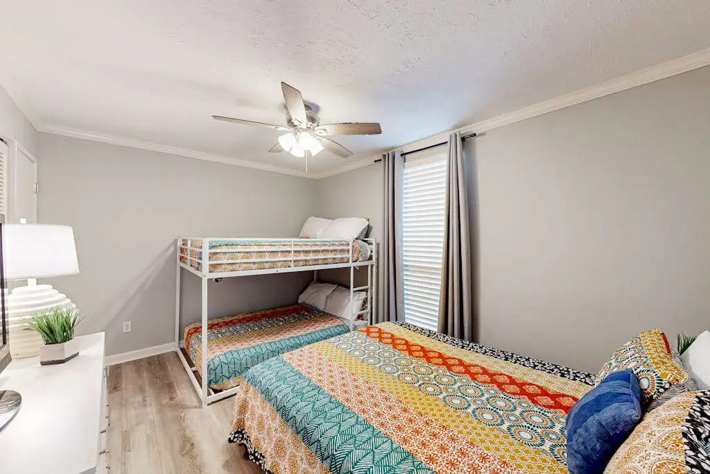 Hilton Head Island condo with water-view patio, pool, & easy beach access