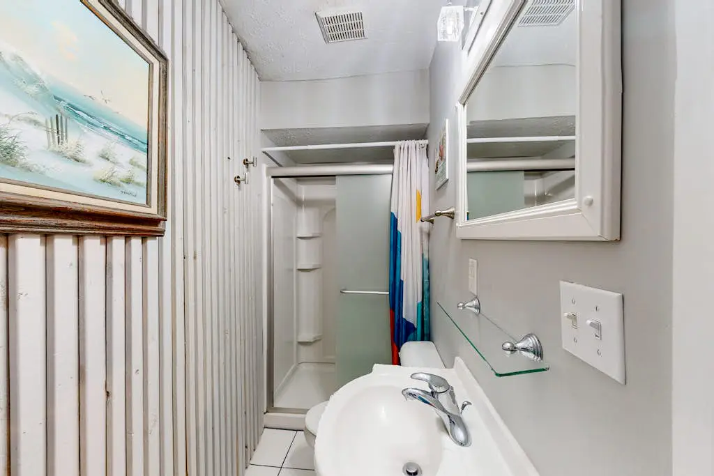 Hilton Head Island condo with water-view patio, pool, & easy beach access