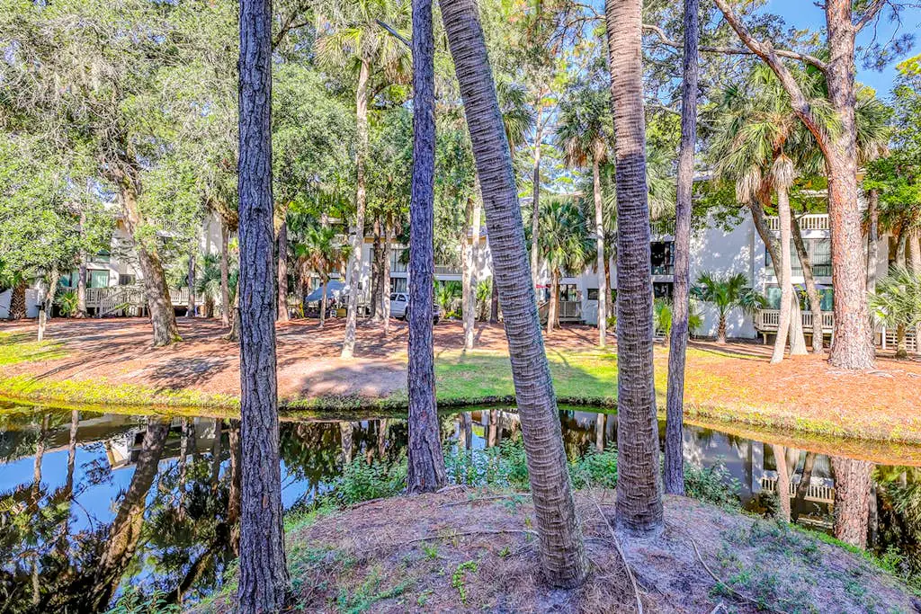 Hilton Head Island condo with water-view patio, pool, & easy beach access