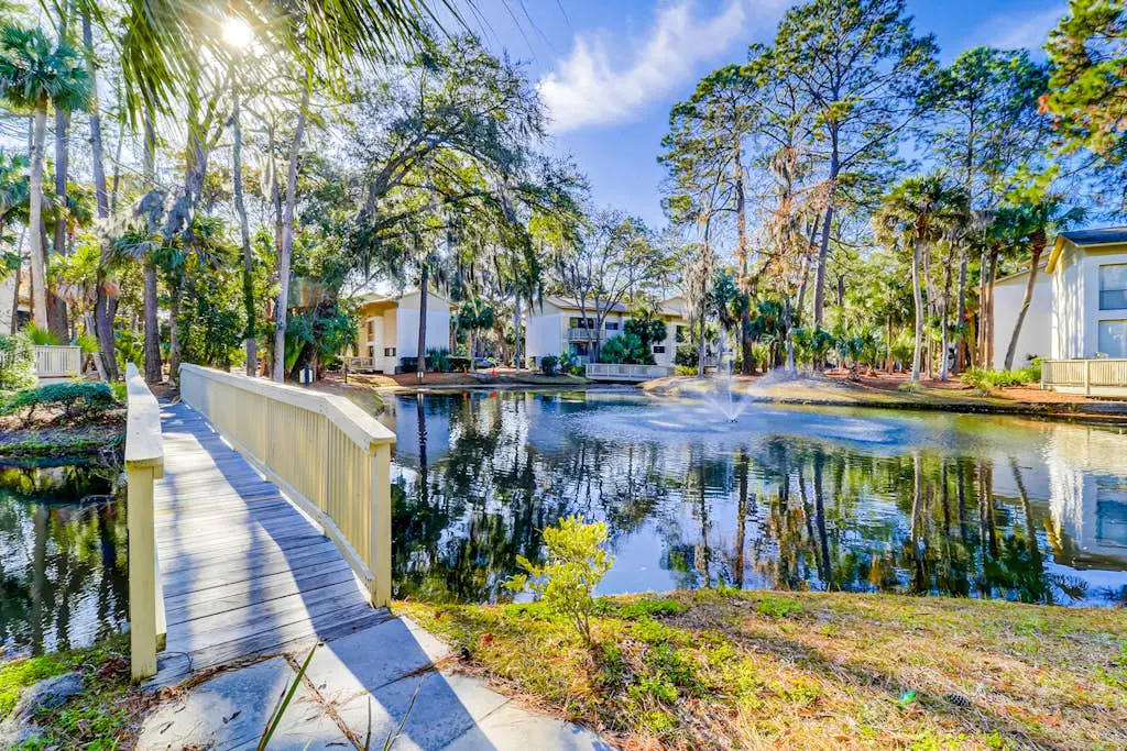 Hilton Head Island condo with water-view patio, pool, & easy beach access