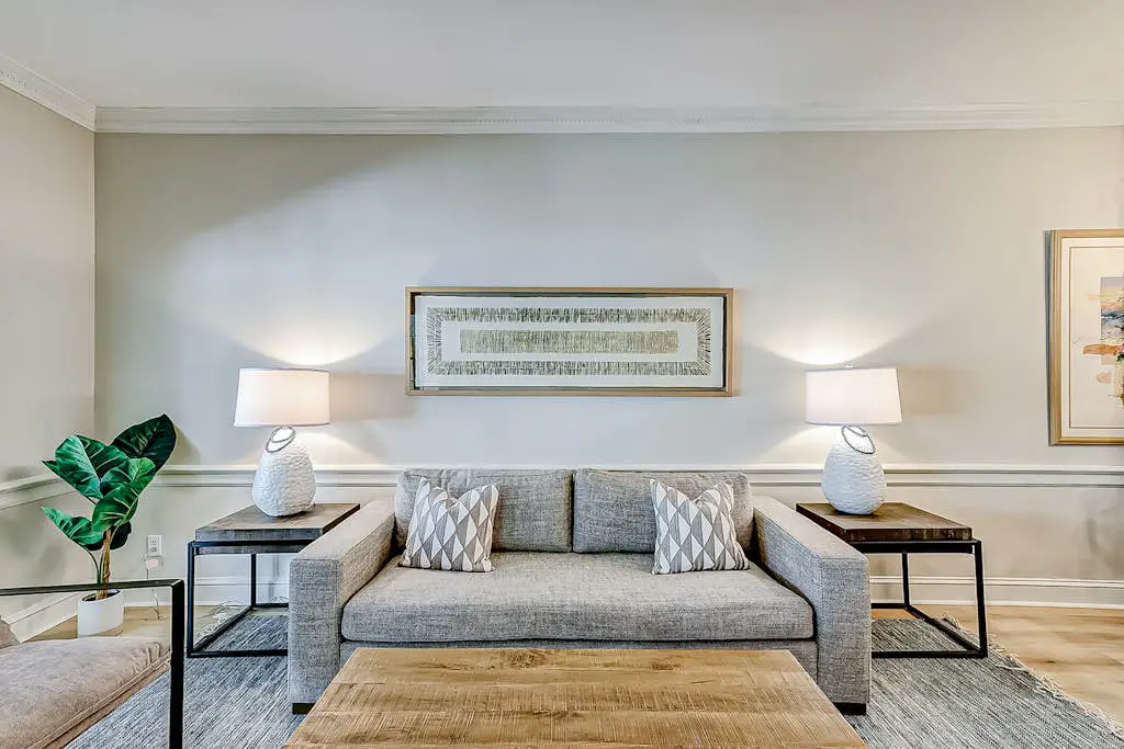 Hilton Head Island townhome with private patio, grill, seasonal pool, & golf