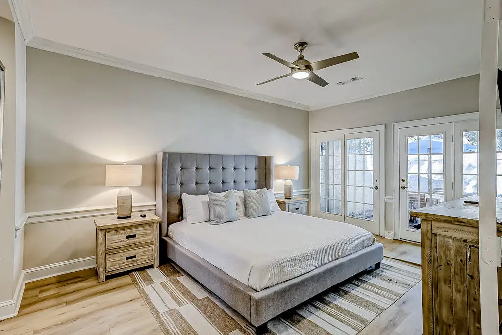 Hilton Head Island townhome with private patio, grill, seasonal pool, & golf