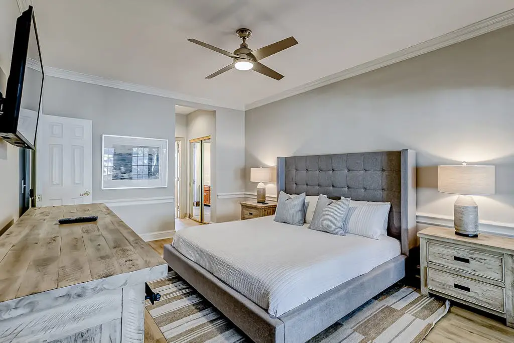 Hilton Head Island townhome with private patio, grill, seasonal pool, & golf