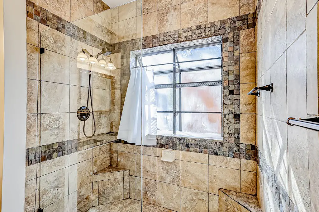 Hilton Head Island townhome with private patio, grill, seasonal pool, & golf