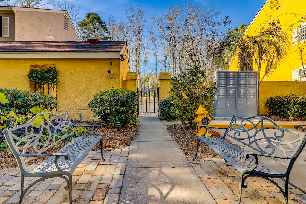 Hilton Head Island townhome with private patio, grill, seasonal pool, & golf