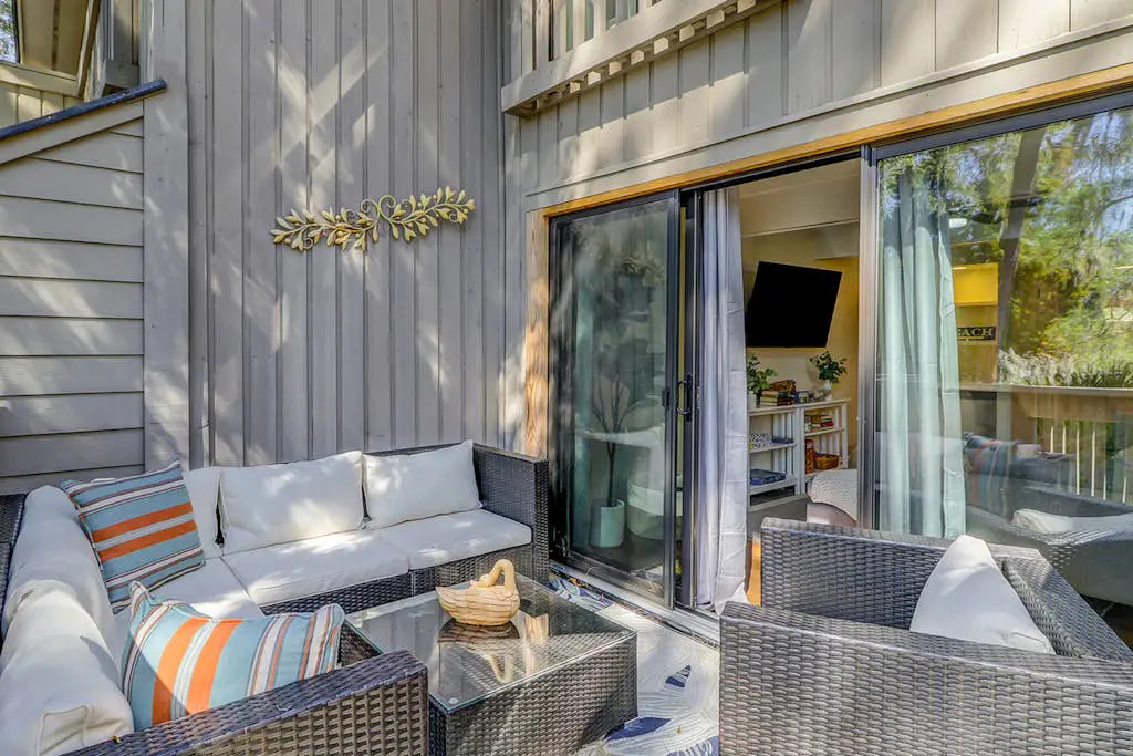 Beautiful, dog-friendly villa with pool close to beach, tennis & golf - updated