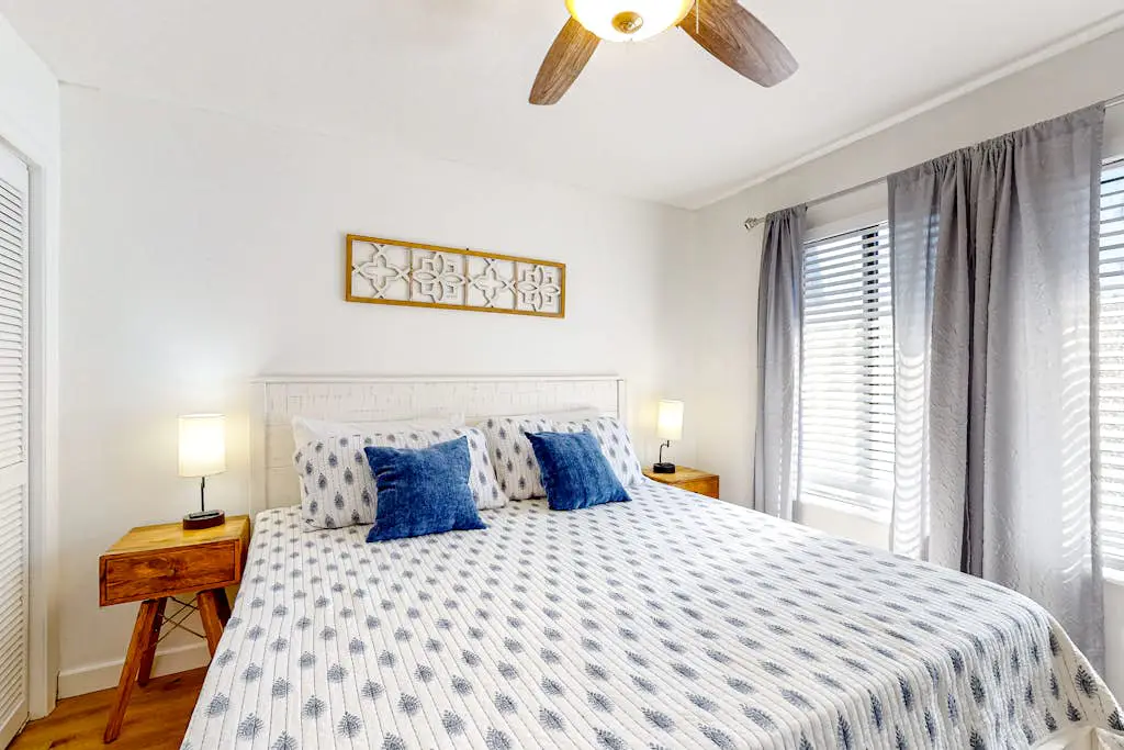 Vibrant condo with tennis courts, pool, W/D, gas grill, balcony, & playground