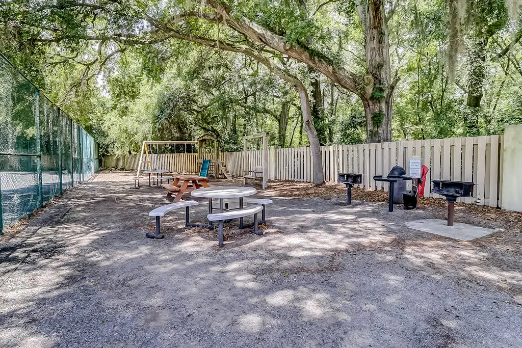 Vibrant condo with tennis courts, pool, W/D, gas grill, balcony, & playground