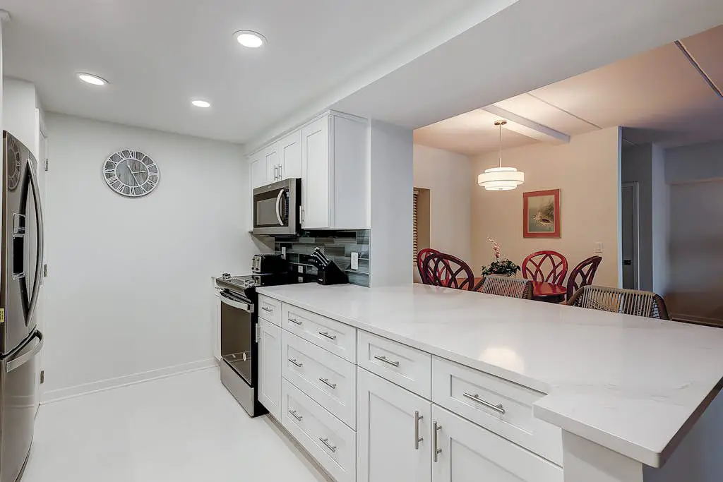 Cozy condo with tennis, pool, beach access, & private furnished balcony