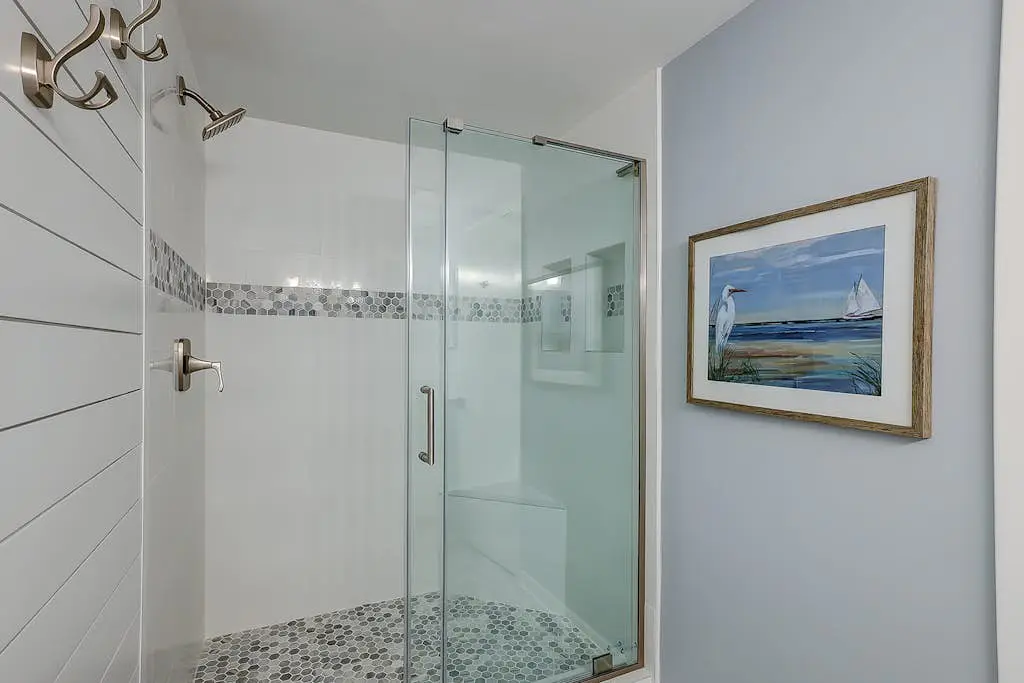 Cozy condo with tennis, pool, beach access, & private furnished balcony