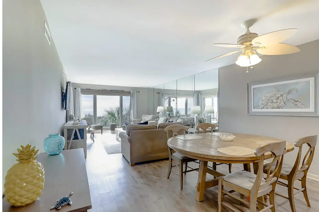 Oceanfront condo with a washer/dryer, central AC, pool, hot tub & beach access