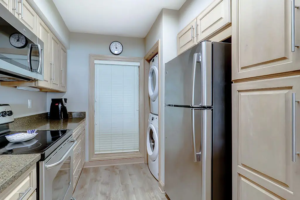 Oceanfront condo with a washer/dryer, central AC, pool, hot tub & beach access