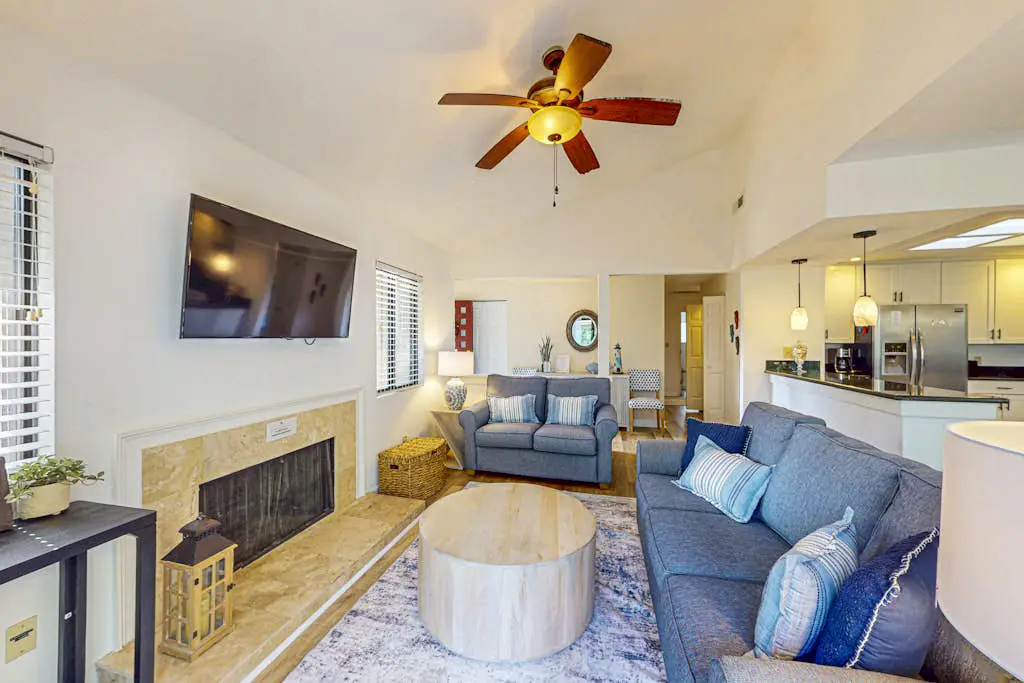 Coastal resort condo with pool, tennis courts, beach access, golf, new deck