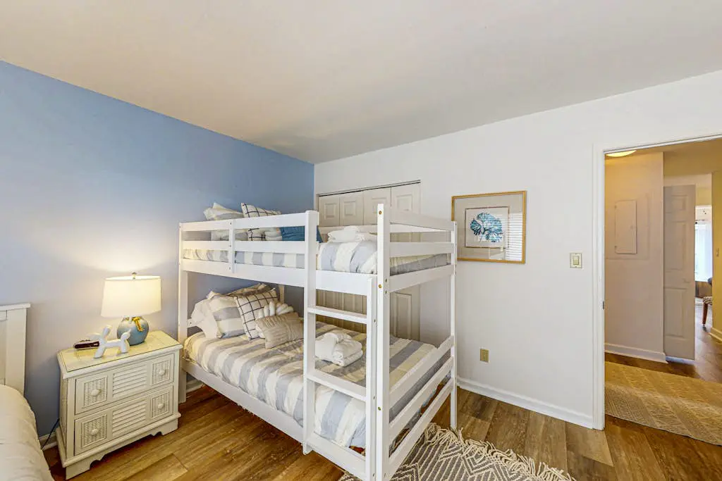 Coastal resort condo with pool, tennis courts, beach access, golf, new deck