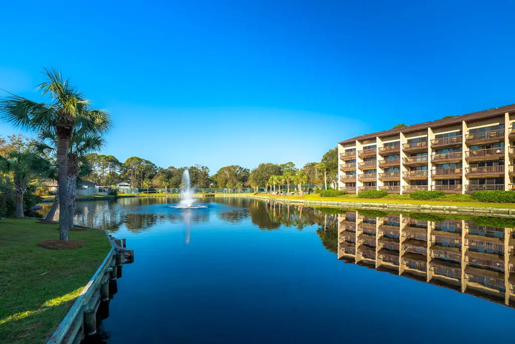 Top-floor condo with ocean views, on-site pools, beach access, & sports courts