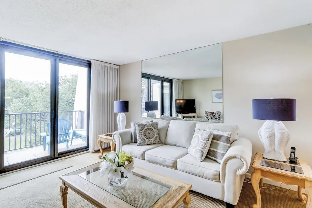 Top-floor condo with ocean views, on-site pools, beach access, & sports courts