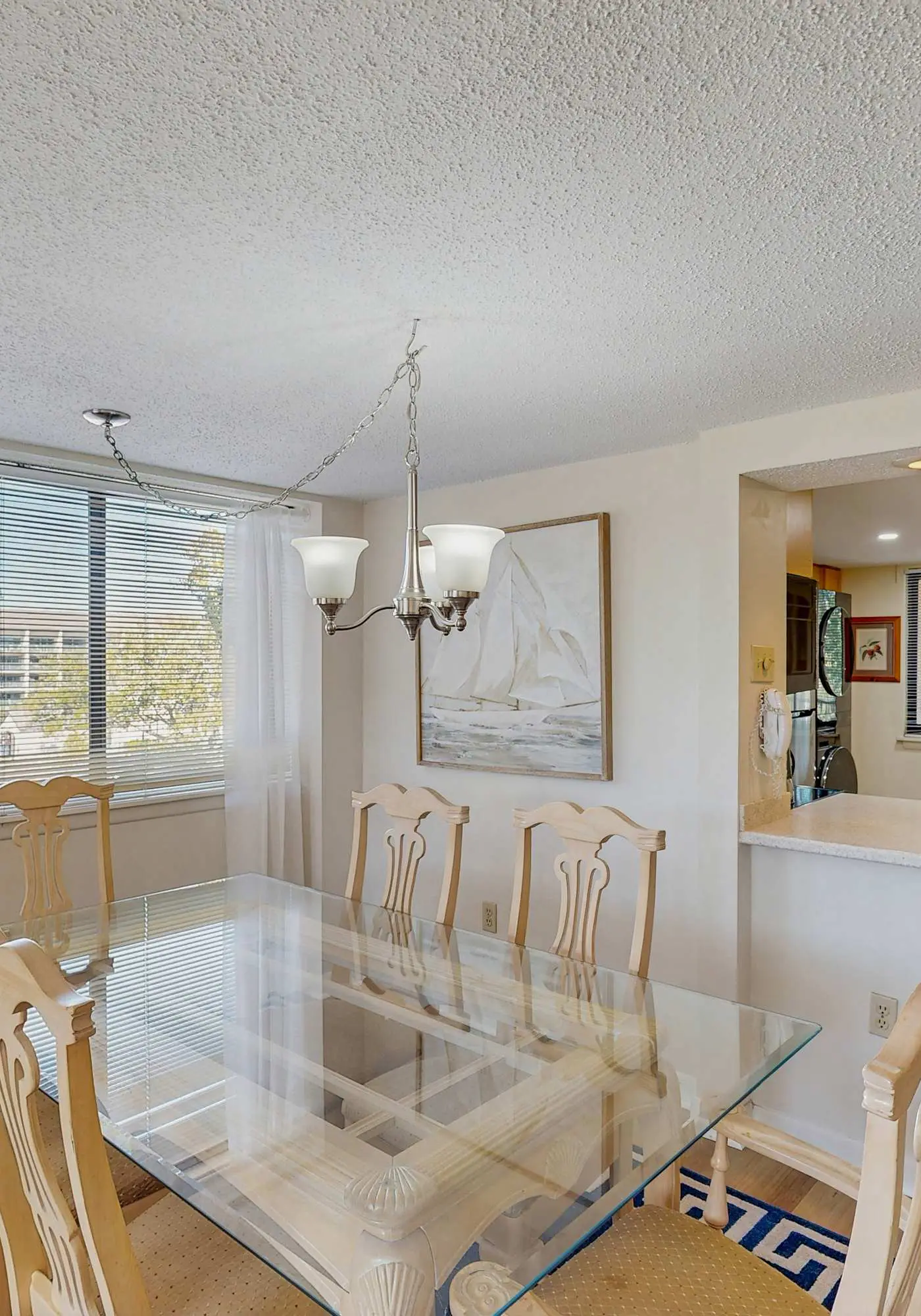 Top-floor condo with ocean views, on-site pools, beach access, & sports courts