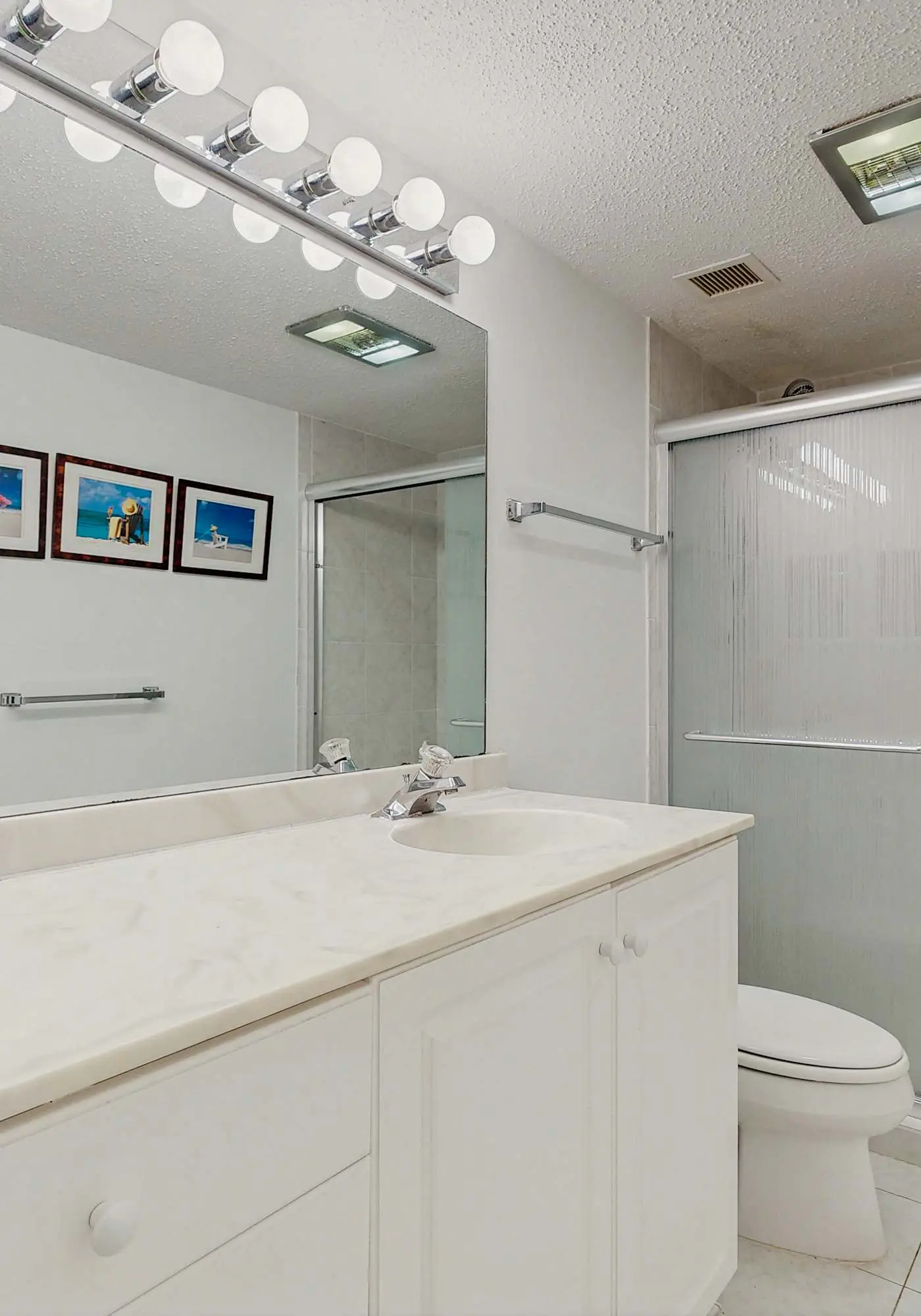 Top-floor condo with ocean views, on-site pools, beach access, & sports courts
