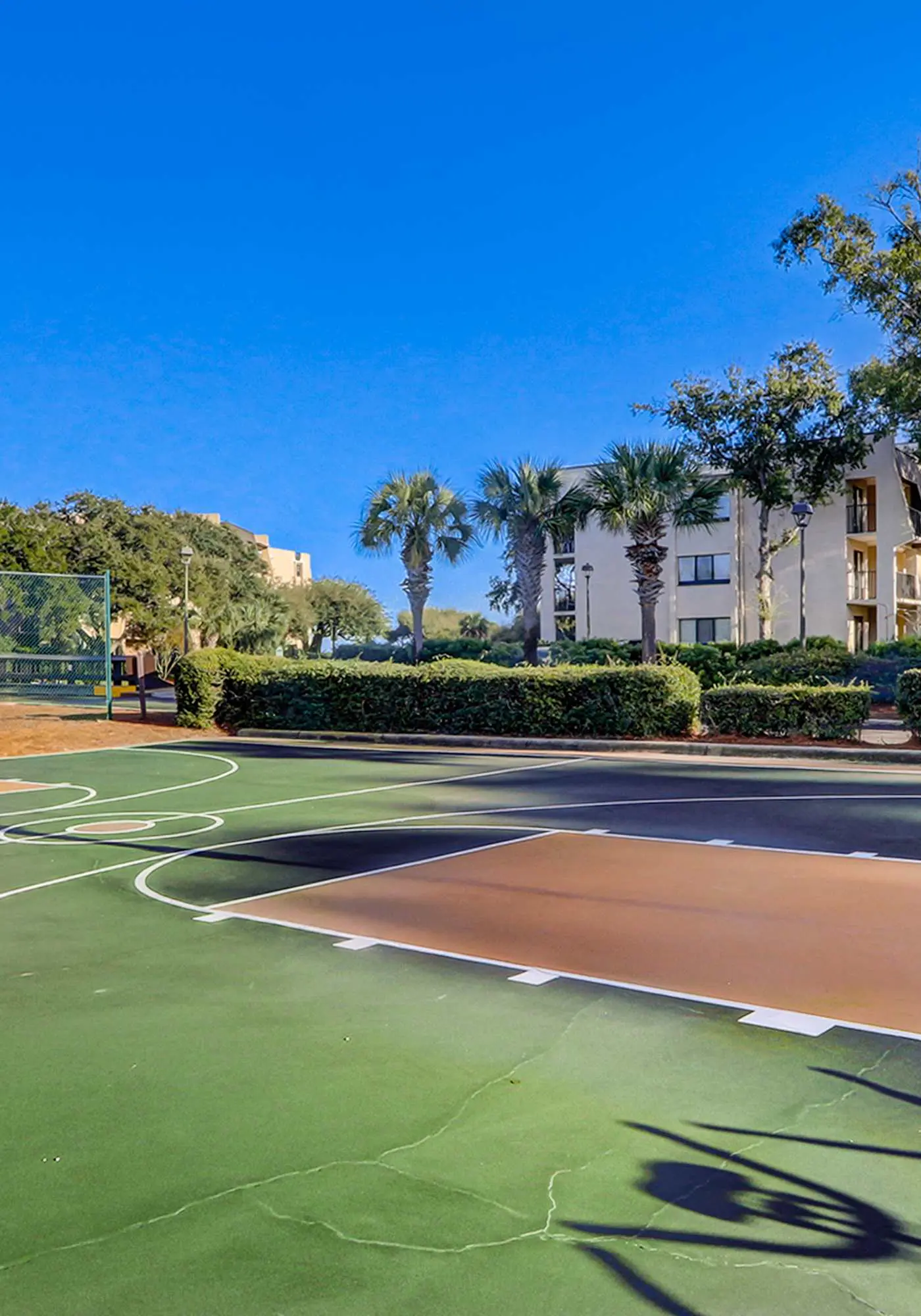 Top-floor condo with ocean views, on-site pools, beach access, & sports courts