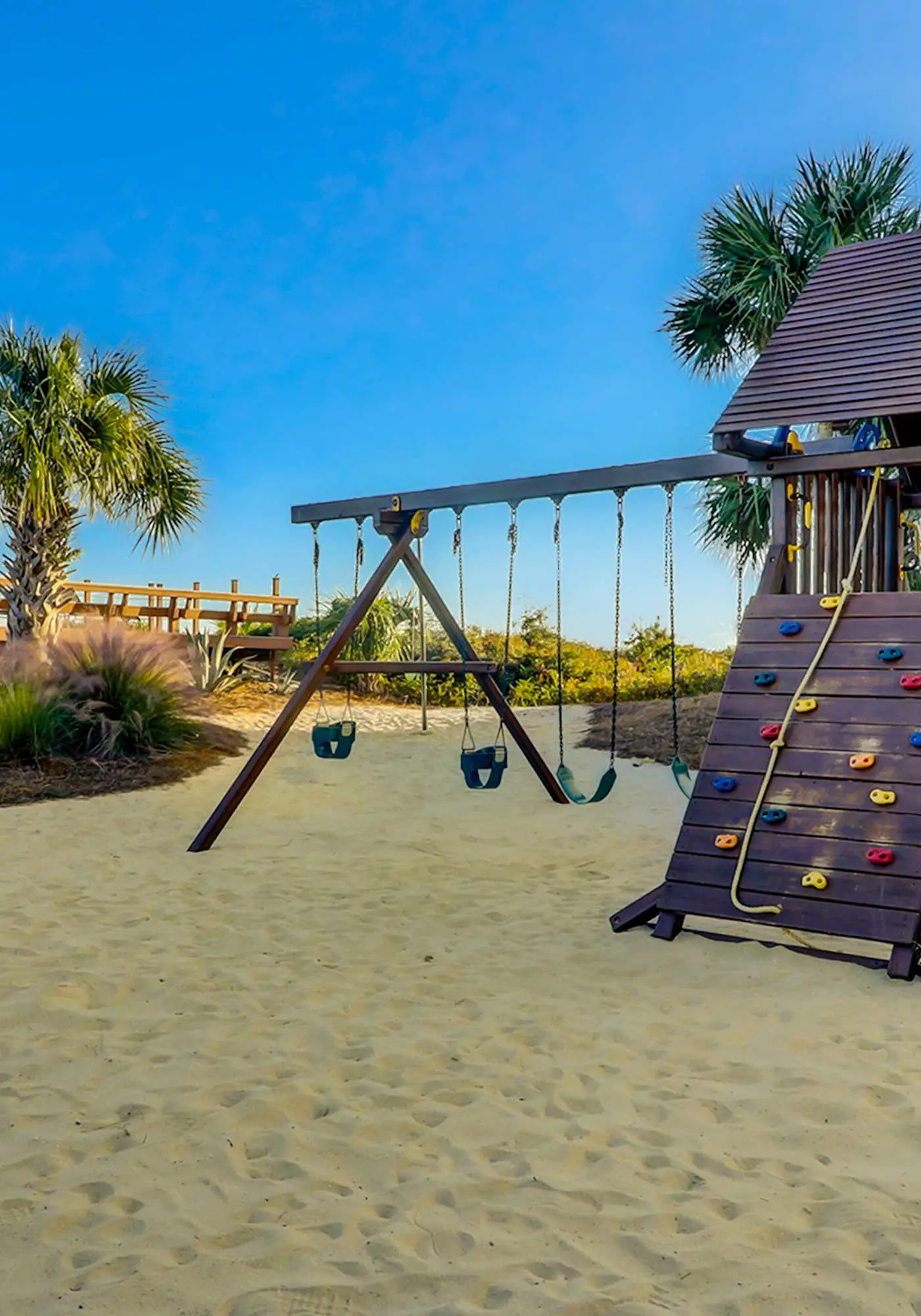 Top-floor condo with ocean views, on-site pools, beach access, & sports courts