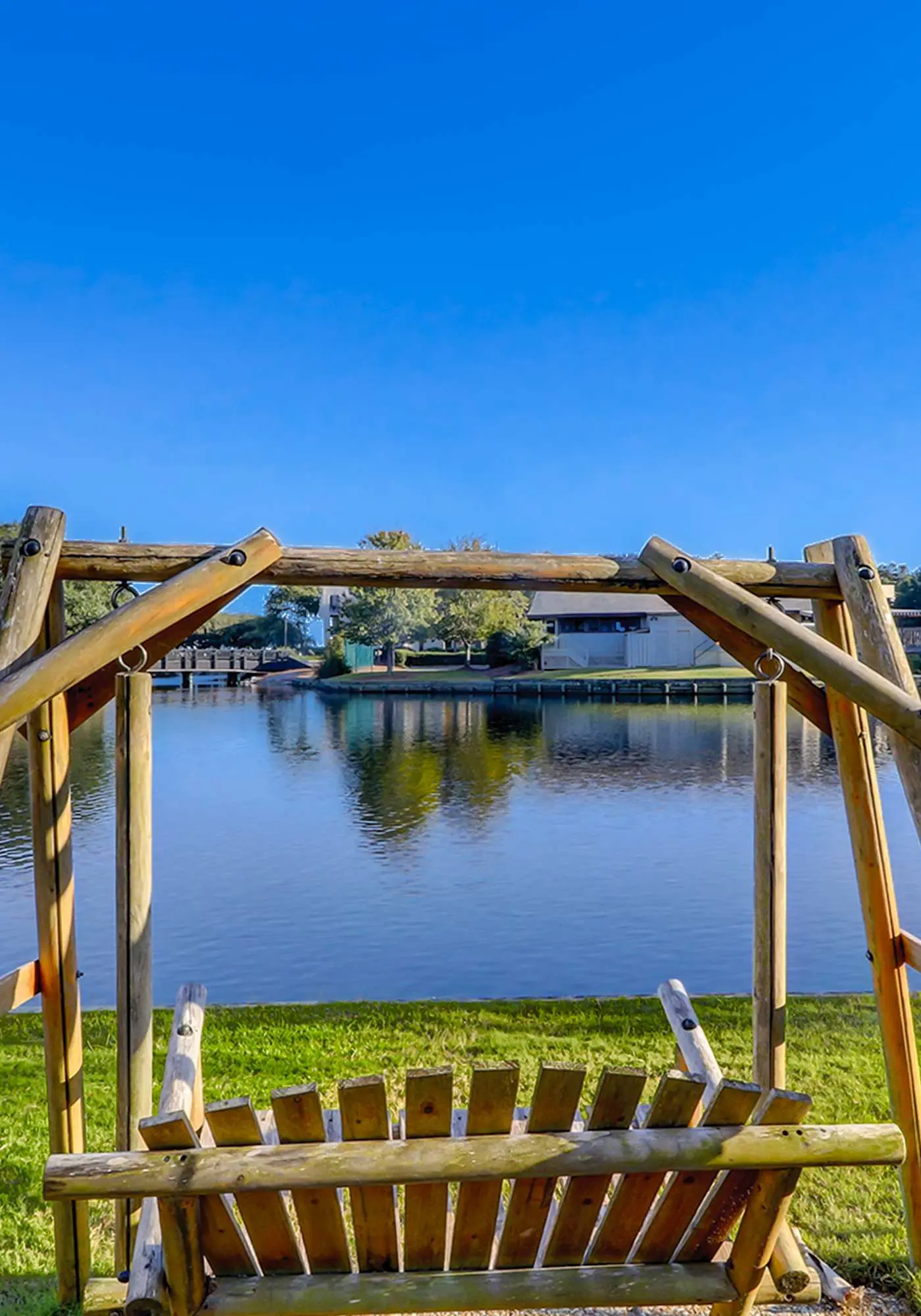 Top-floor condo with ocean views, on-site pools, beach access, & sports courts