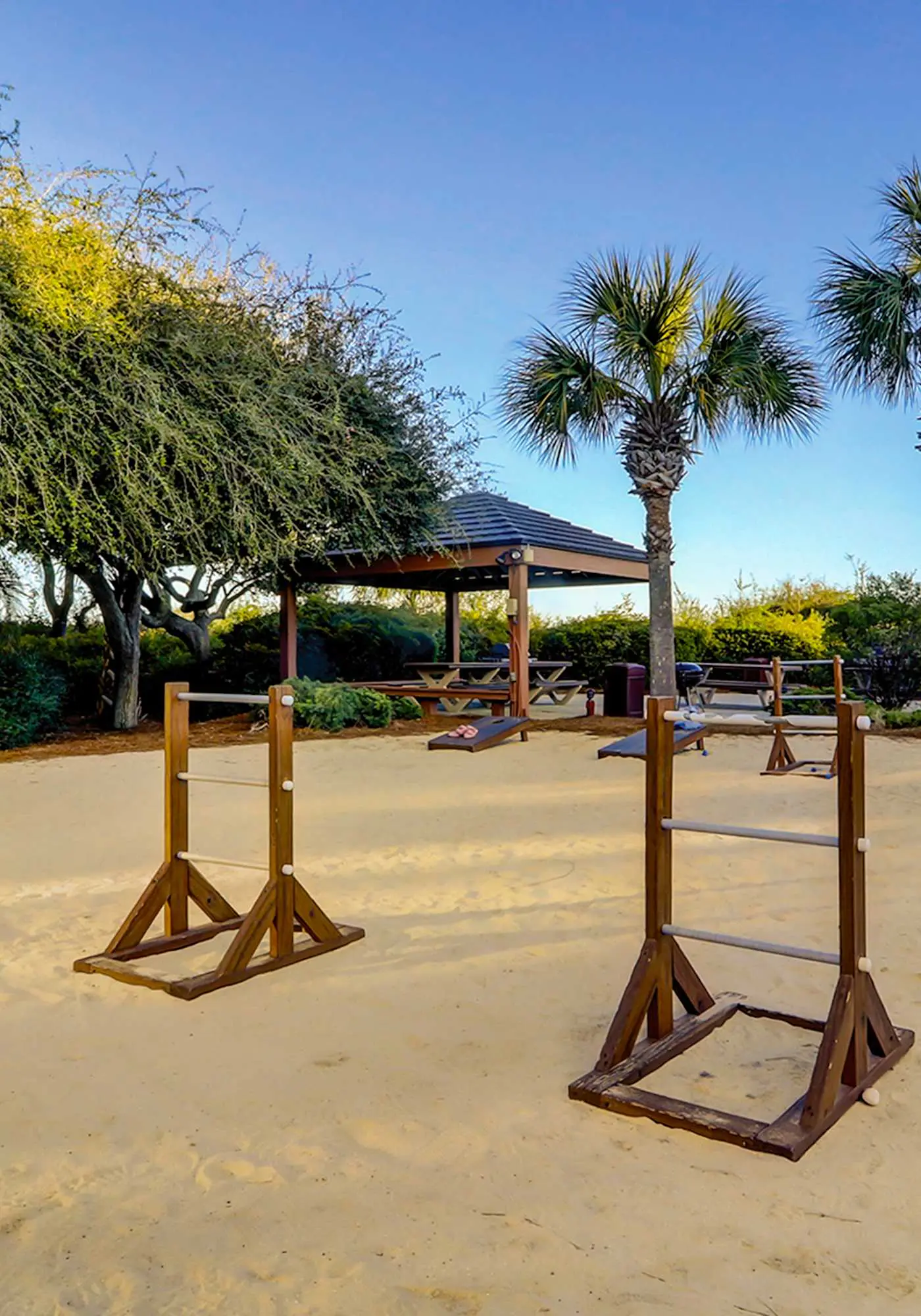 Top-floor condo with ocean views, on-site pools, beach access, & sports courts