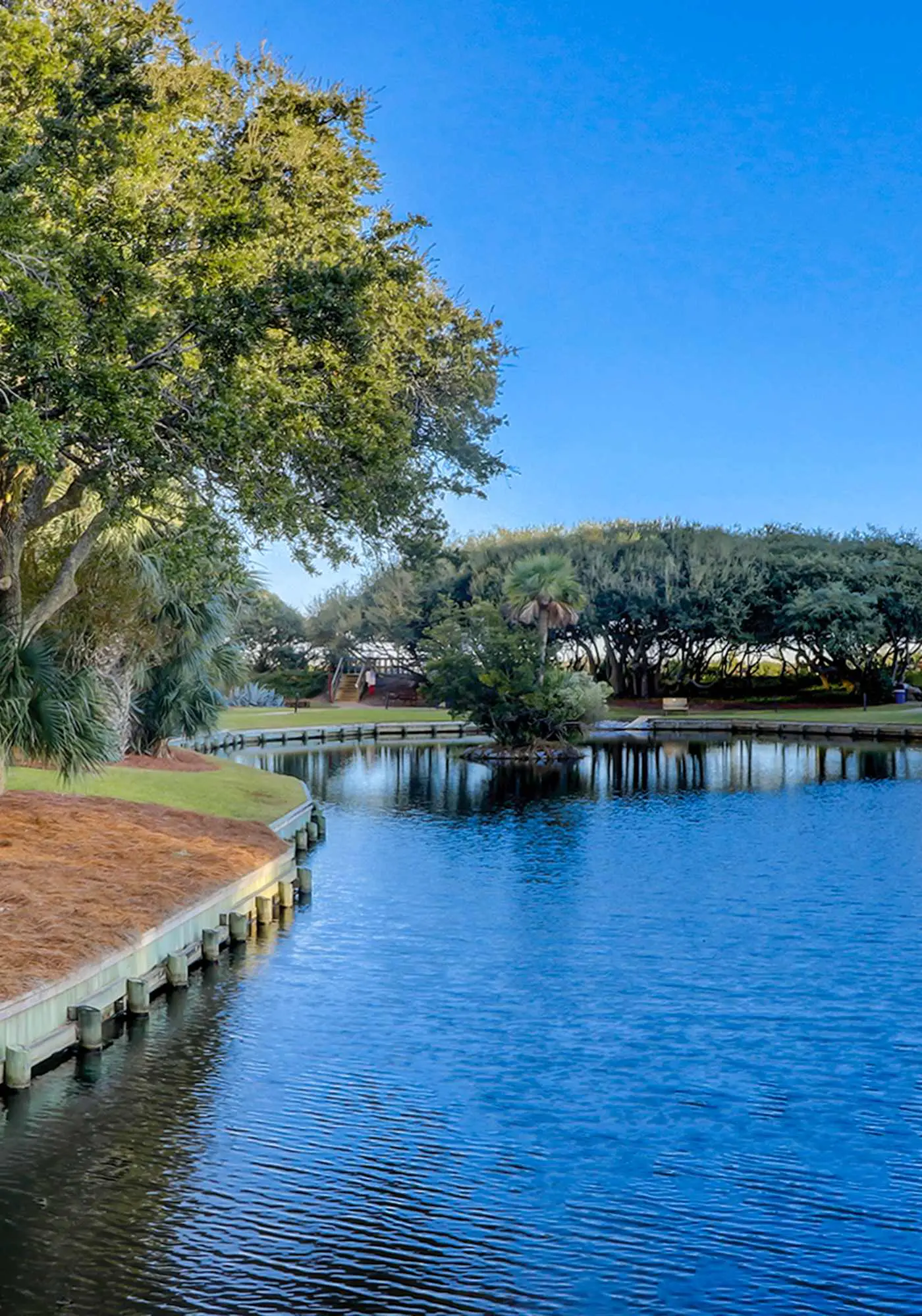 Top-floor condo with ocean views, on-site pools, beach access, & sports courts