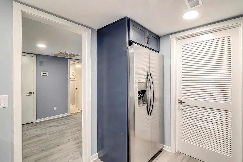 Inviting condo with pool, balcony, beach access & washer/dryer - golf nearby