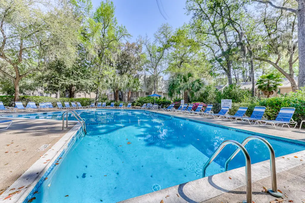 Inviting condo with pool, balcony, beach access & washer/dryer - golf nearby
