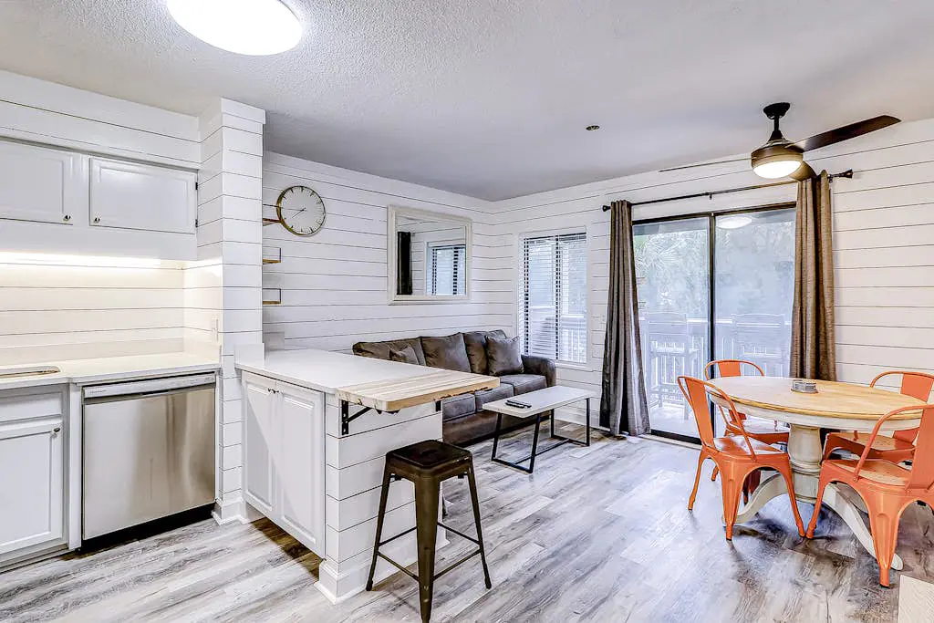 Modern condo with water views, central air-conditioning, shared pool, & hot tub